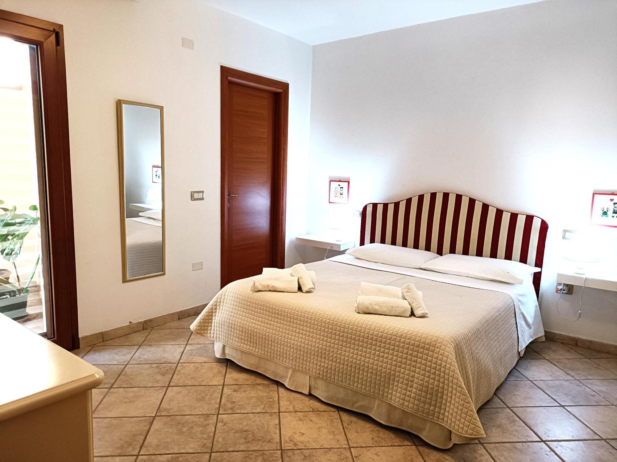 Giarranas House - Apartment With Coutyard Villacidro Esterno foto