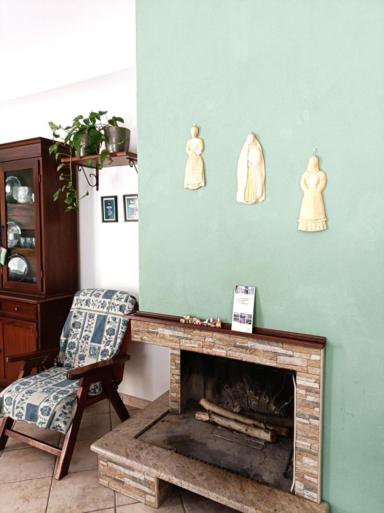 Giarranas House - Apartment With Coutyard Villacidro Esterno foto